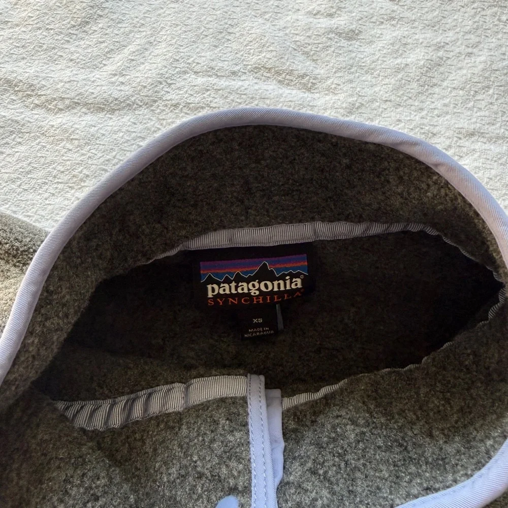 Patagonia Synchilla Lightweight Snap-T Fleece Pullover - Gray/Lavender - Picture 2 of 5